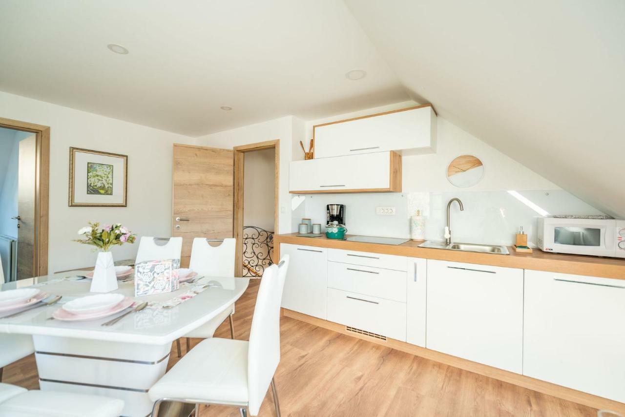 Apartmaji Urska Laško Eksteriør bilde